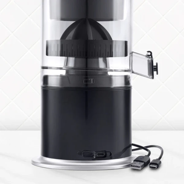 Ufesa Squeeze&Go Black punjiva cediljka za citruse, 45 W, USB-C