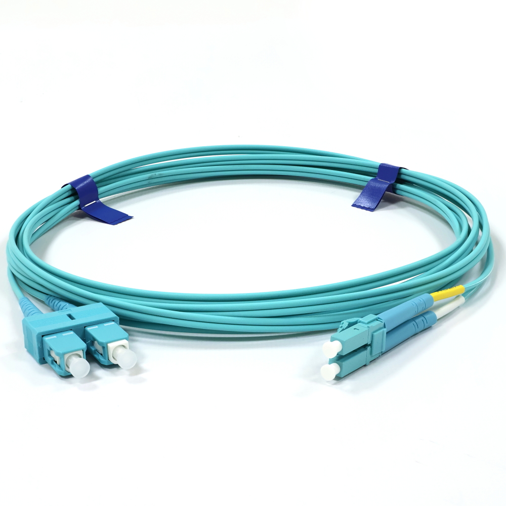 CIP optički patch kabl SC/UPC–LC/UPC OM3 duplex 3 m