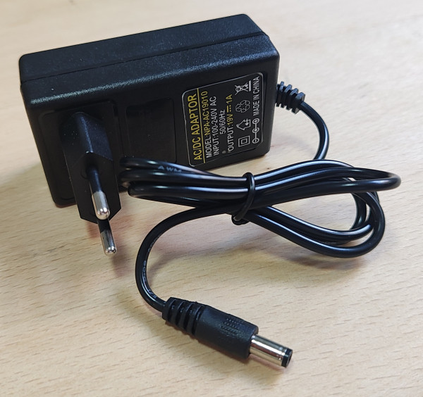 Gembird NPA-AC19010 AC/DC adapter 19 V, 1 A, 19 W, DC 5,5 × 2,5/2,1 mm