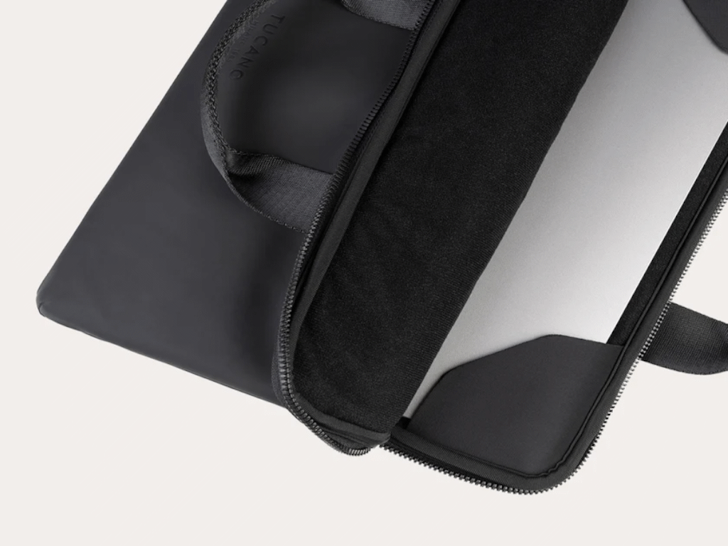 Tucano Gommo Slim torba za laptop 15,6 inča crna