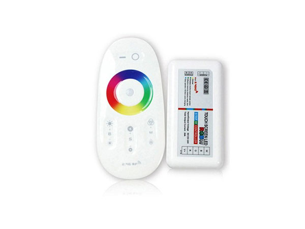 XLED SUN-2.4G. 01 RGBW kontroler sa touch daljinskim upravljačem